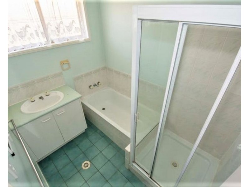 4 Crystal Court, Elliott Heads QLD 4670