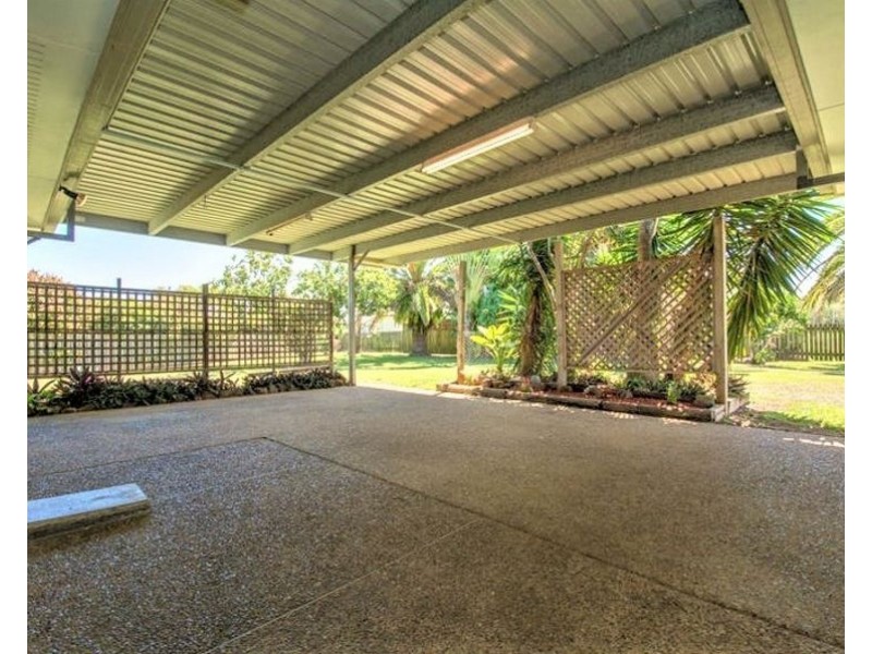 4 Crystal Court, Elliott Heads QLD 4670