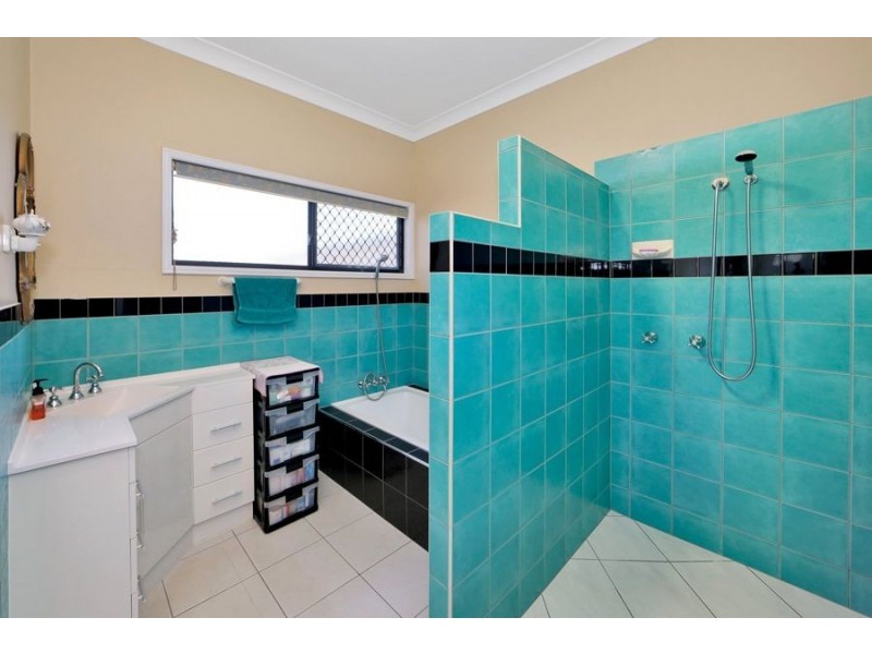 14 Blue Water drive, Elliott Heads QLD 4670