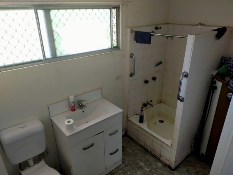 9 Bengsten Street, Burnett Heads QLD 4670