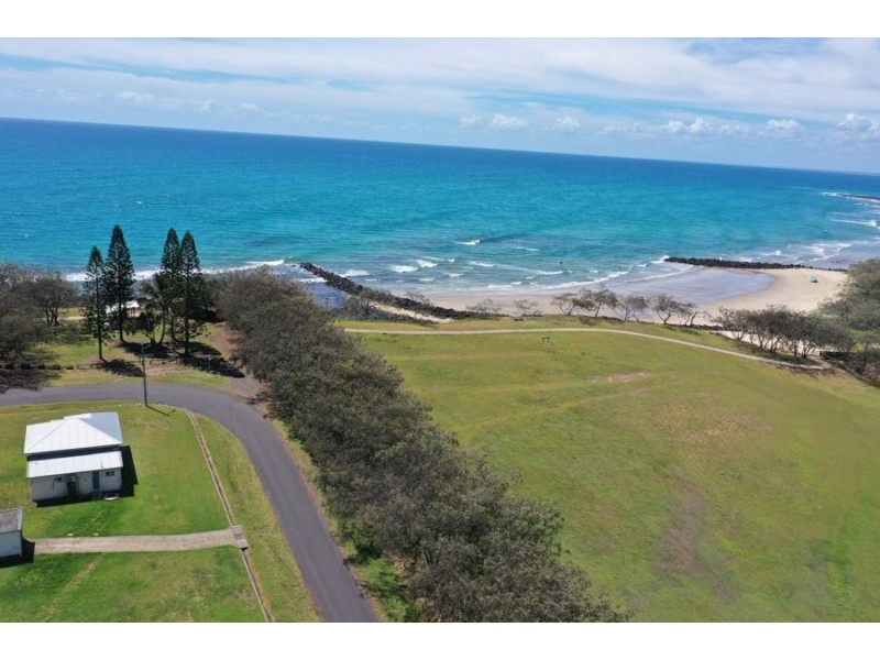 2 Esplanade, Elliott Heads QLD 4670