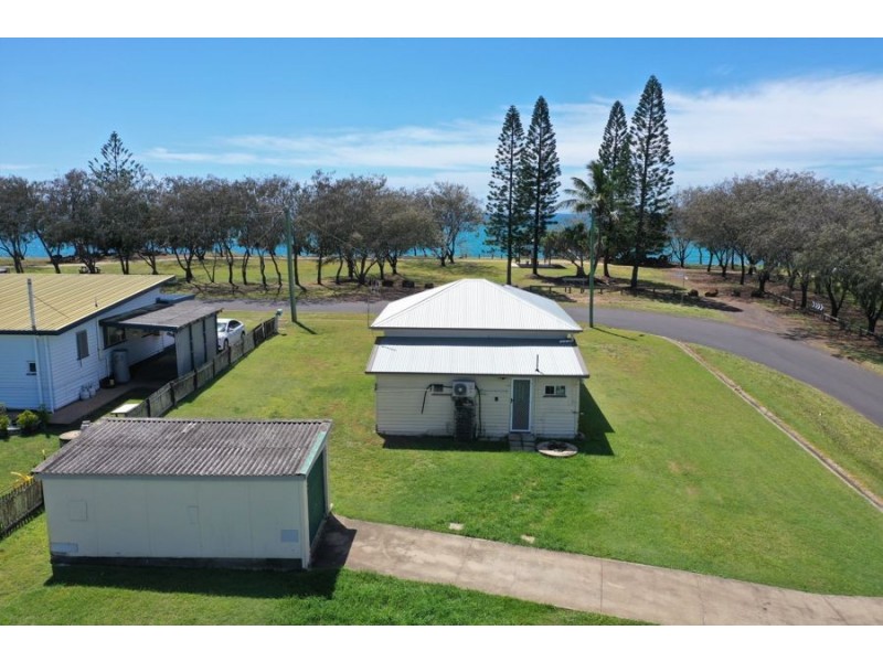 2 Esplanade, Elliott Heads QLD 4670