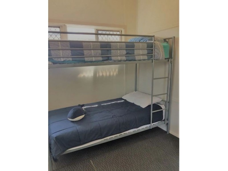 2 Esplanade, Elliott Heads QLD 4670