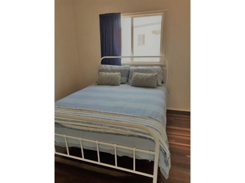 2 Esplanade, Elliott Heads QLD 4670