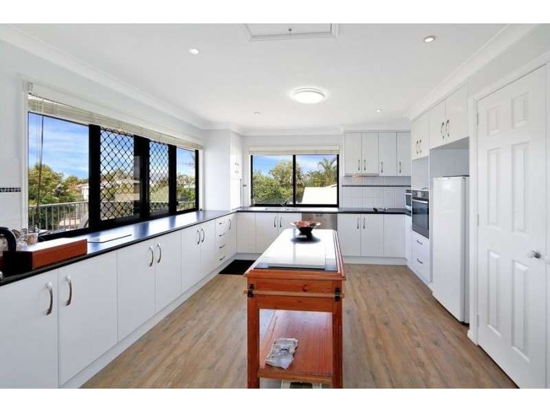 22 Neptune Street, Burnett Heads QLD 4670