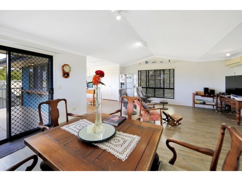 22 Neptune Street, Burnett Heads QLD 4670