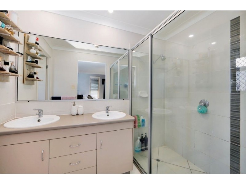 15 Green Avenue, Branyan QLD 4670