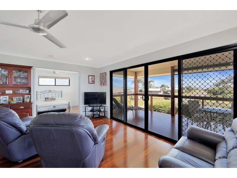 9 Emperor Drive, Elliott Heads QLD 4670