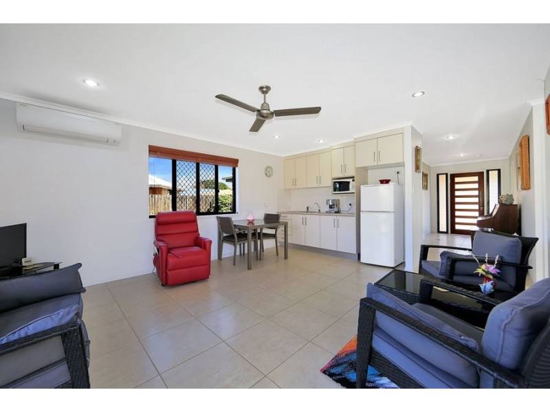 9 Emperor Drive, Elliott Heads QLD 4670