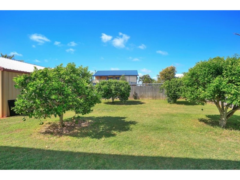 9 Emperor Drive, Elliott Heads QLD 4670