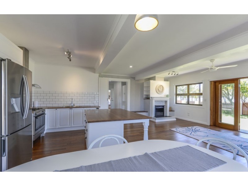 114 Esplanade, Elliott Heads QLD 4670