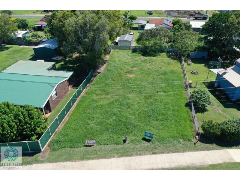 33 duffy st, Burnett Heads QLD 4670