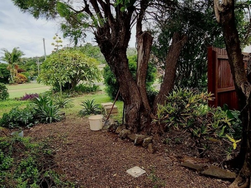 9 Rehbien Ave, Qunaba QLD 4670