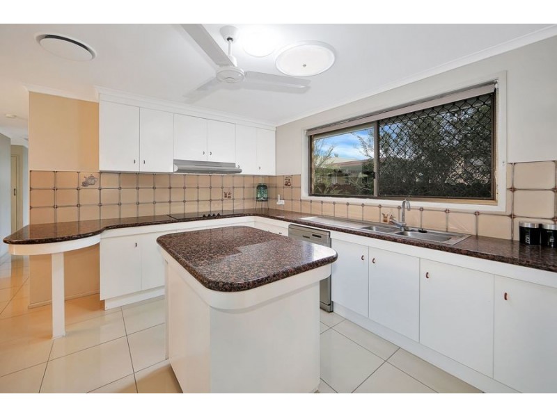 15 Bathurst Street, Elliott Heads QLD 4670