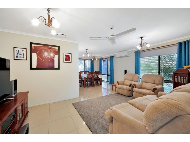 15 Bathurst Street, Elliott Heads QLD 4670