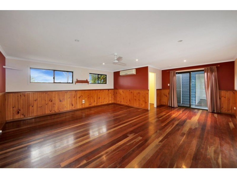 54 WAVE STREET, Burnett Heads QLD 4670