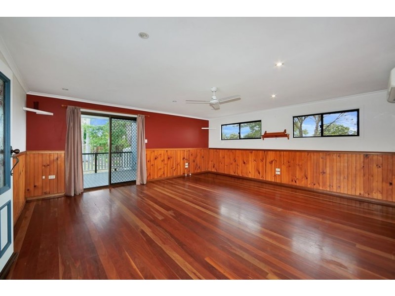 54 WAVE STREET, Burnett Heads QLD 4670