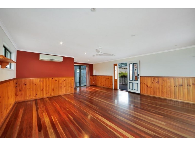 54 WAVE STREET, Burnett Heads QLD 4670