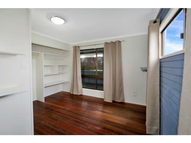 54 WAVE STREET, Burnett Heads QLD 4670