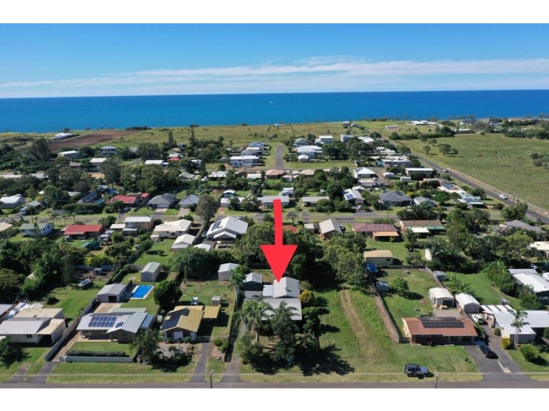 54 WAVE STREET, Burnett Heads QLD 4670