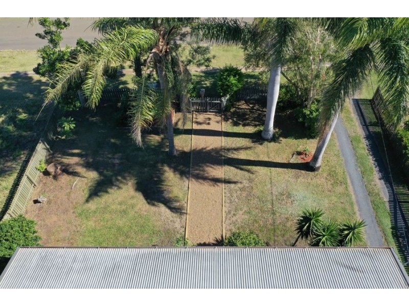 54 WAVE STREET, Burnett Heads QLD 4670