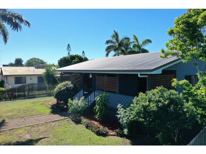 54 WAVE STREET, Burnett Heads QLD 4670