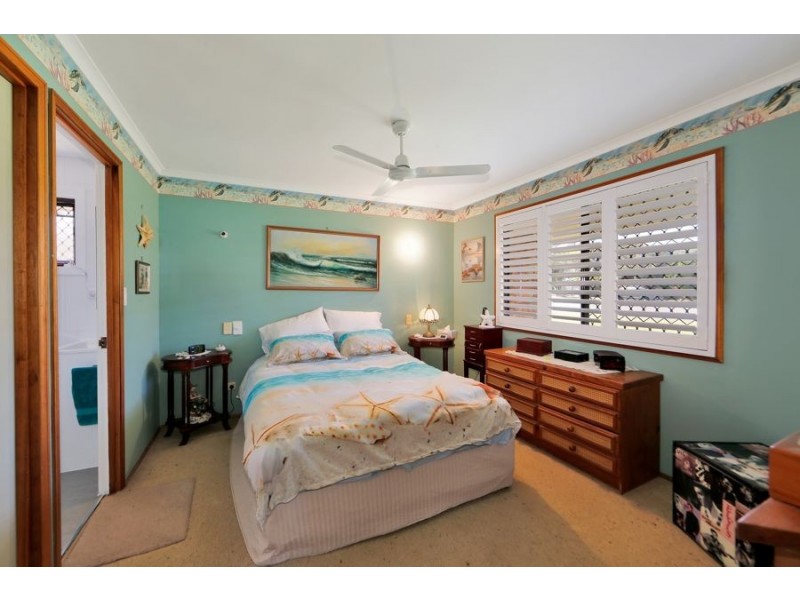 10 Corona Court, Elliott Heads QLD 4670