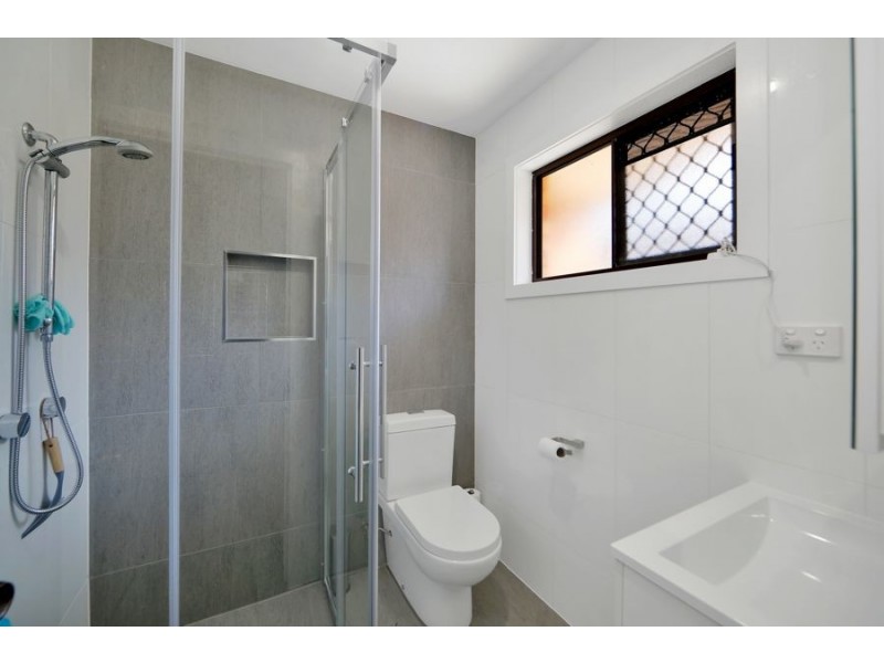 10 Corona Court, Elliott Heads QLD 4670