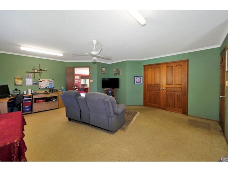 10 Corona Court, Elliott Heads QLD 4670