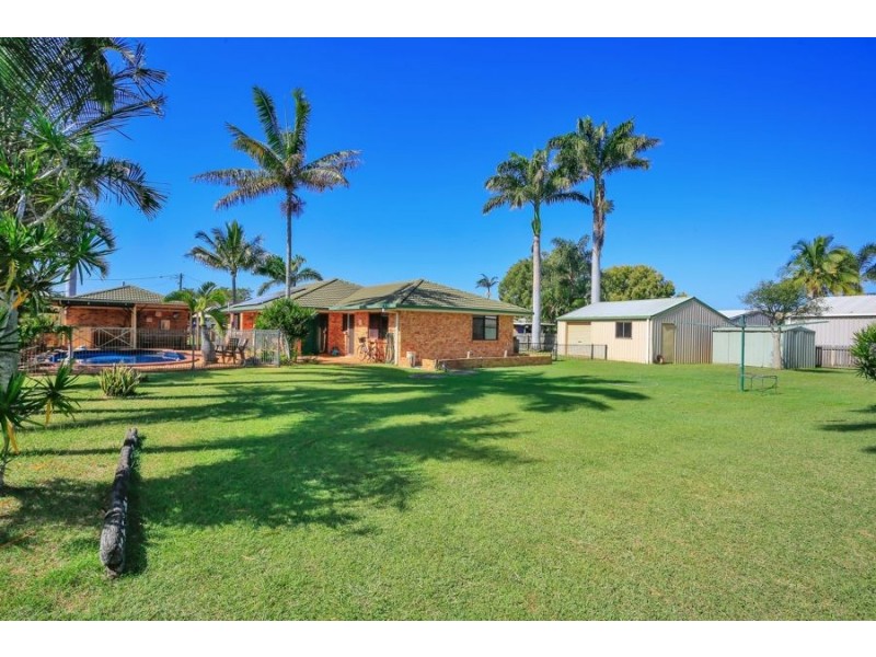 10 Corona Court, Elliott Heads QLD 4670