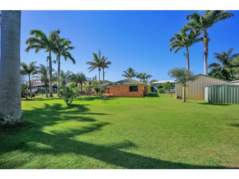 10 Corona Court, Elliott Heads QLD 4670