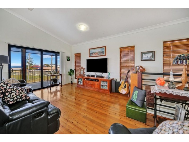 3 shelley street, Burnett Heads QLD 4670