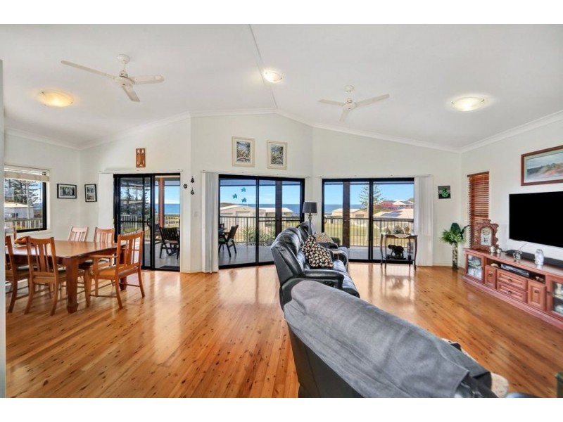 3 shelley street, Burnett Heads QLD 4670