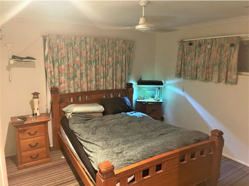 9 Moore St, Burnett Heads QLD 4670