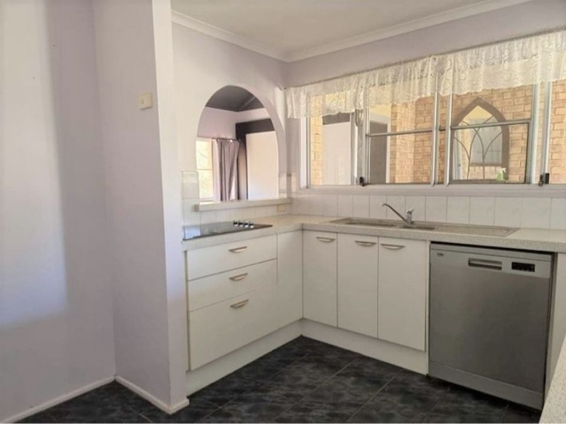 11 Tara street, Innes Park QLD 4670