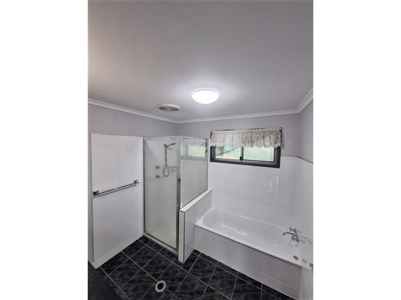 11 Tara street, Innes Park QLD 4670