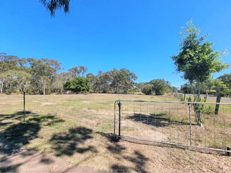 11 Tara street, Innes Park QLD 4670