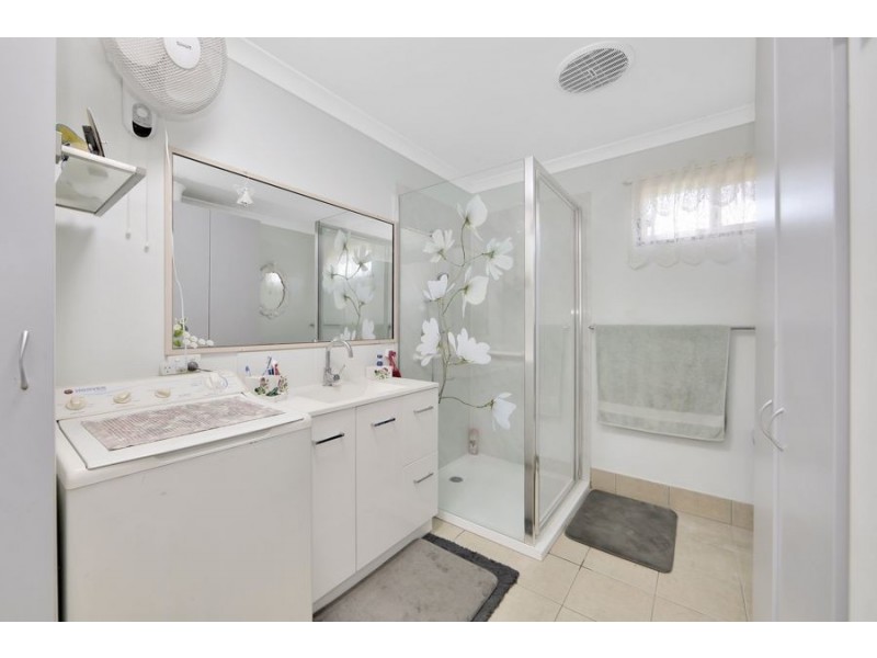 11 Tara street, Innes Park QLD 4670