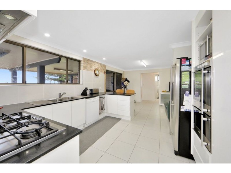 4 Shelley street, Burnett Heads QLD 4670