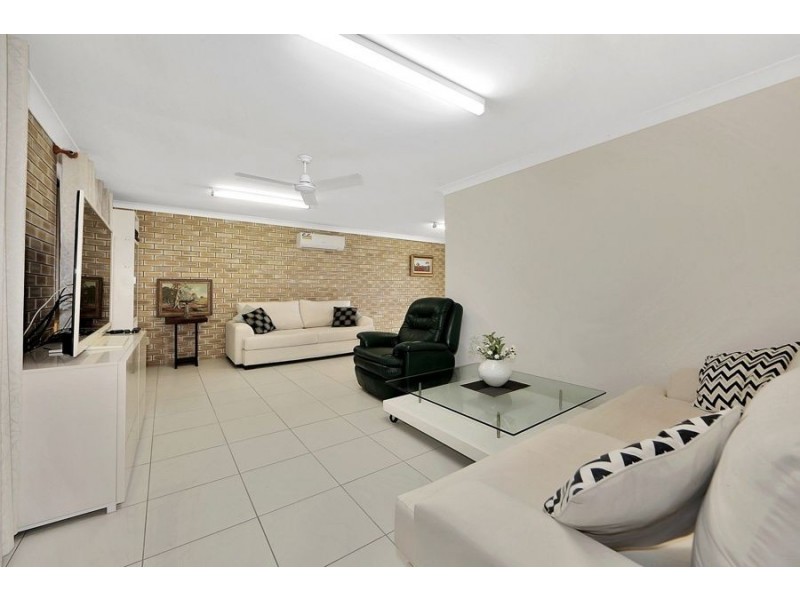 4 Shelley street, Burnett Heads QLD 4670