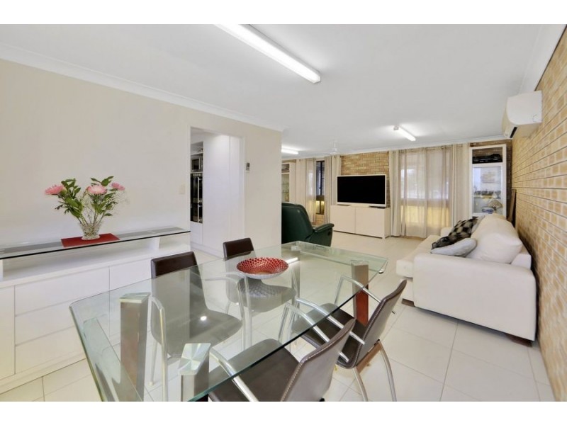 4 Shelley street, Burnett Heads QLD 4670