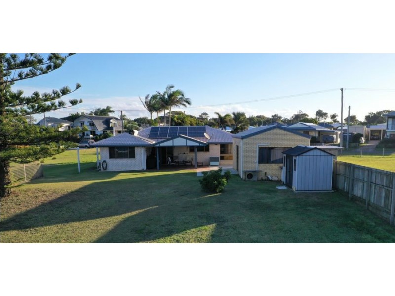 4 Shelley street, Burnett Heads QLD 4670
