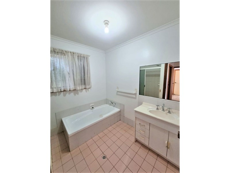 21 Emperor Drive, Elliott Heads QLD 4670