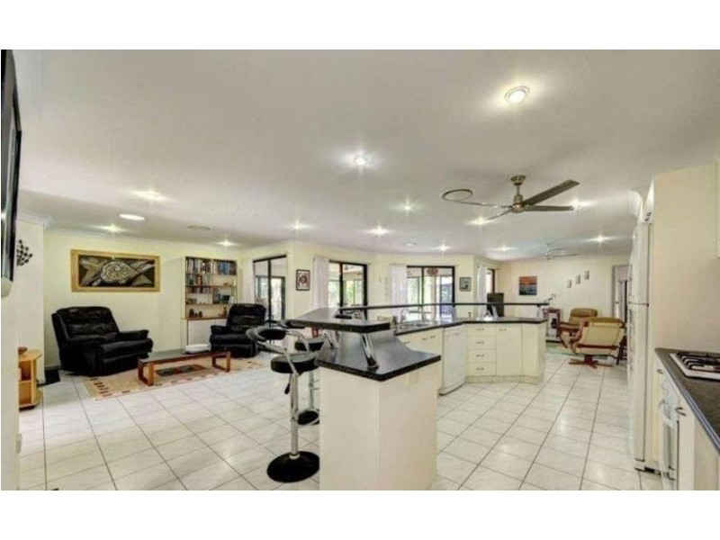 12 Hansen street, Burnett Heads QLD 4670