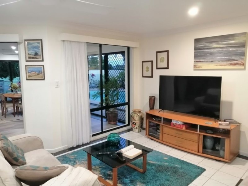 12 Hansen street, Burnett Heads QLD 4670