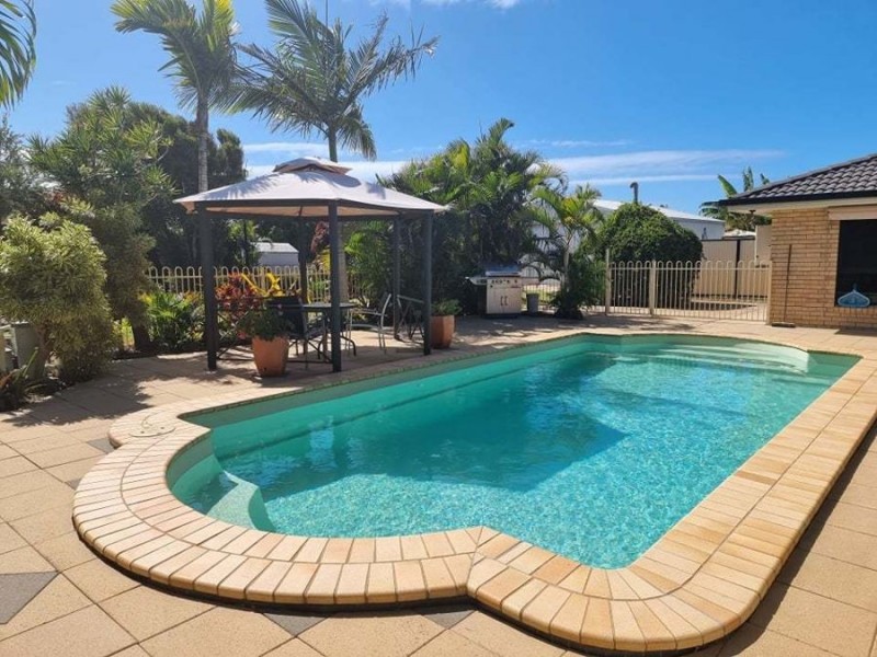 12 Hansen street, Burnett Heads QLD 4670