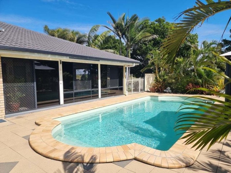 12 Hansen street, Burnett Heads QLD 4670