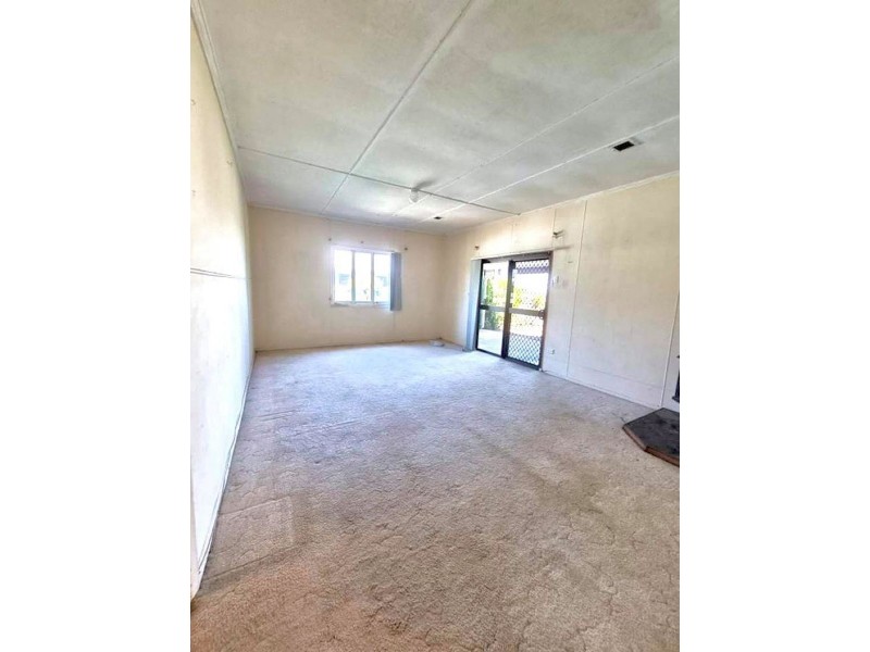 84 Welch Street, Elliott Heads QLD 4670