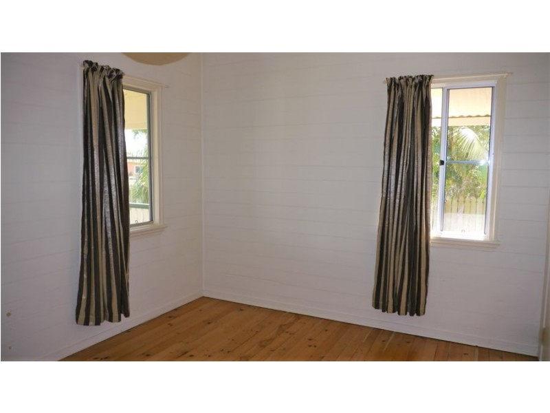 44 Burnett Heads Road, Burnett Heads QLD 4670