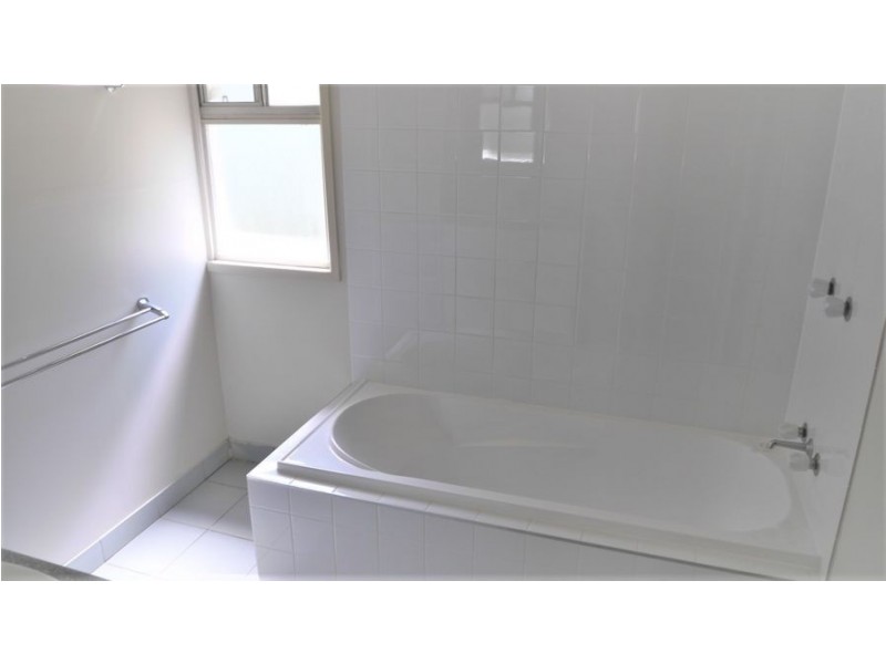 44 Burnett Heads Road, Burnett Heads QLD 4670